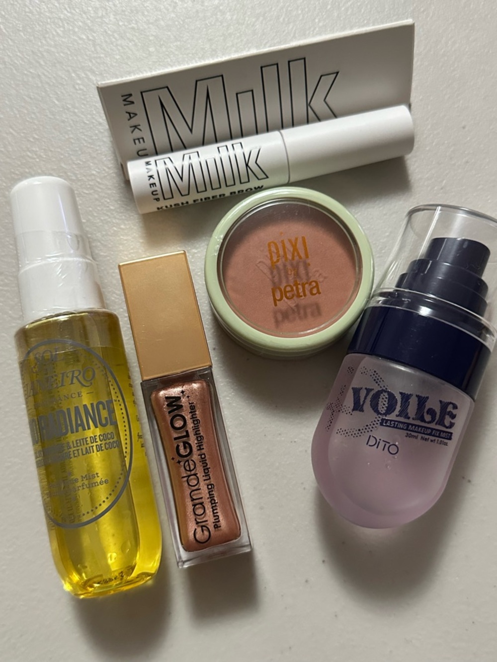 Makeup Favourites Bundle - Sol de Janeiro, Pixi Blush, Milk, Highlight, Spray